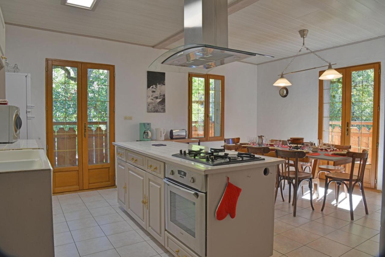 Appartement Dans Chalet 5 Chambres 130 M2 Centre Village Монрьон Экстерьер фото